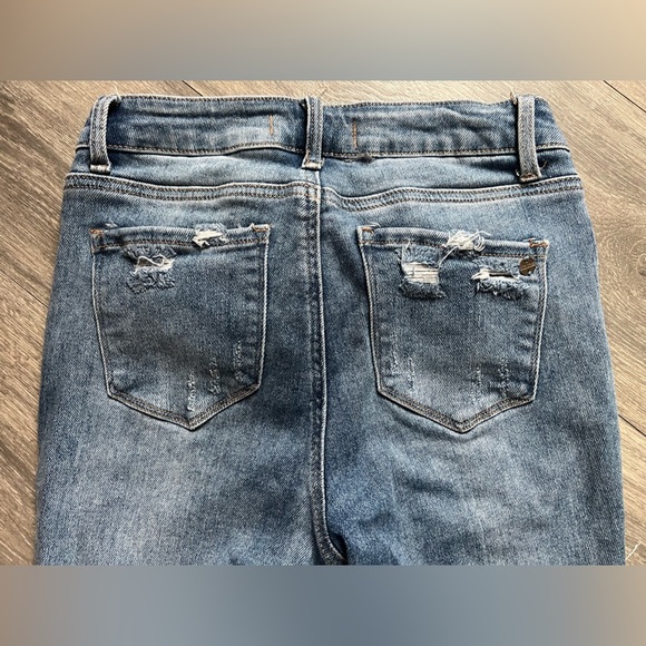 Disclosure distressed high waisted skinny jeans. Size 9 - Picture 4 of 10